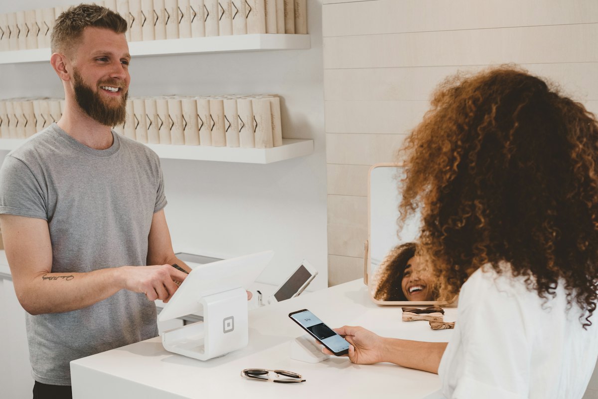 Local store owner taking online orders with ApnaMart